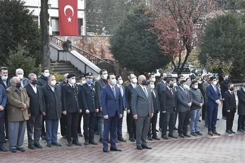 10 Kasım Atatürk'ü Anma Günü Etkinlikleri Kapsamında Çelenk Sunma Töreni Gerçekleştirildİ